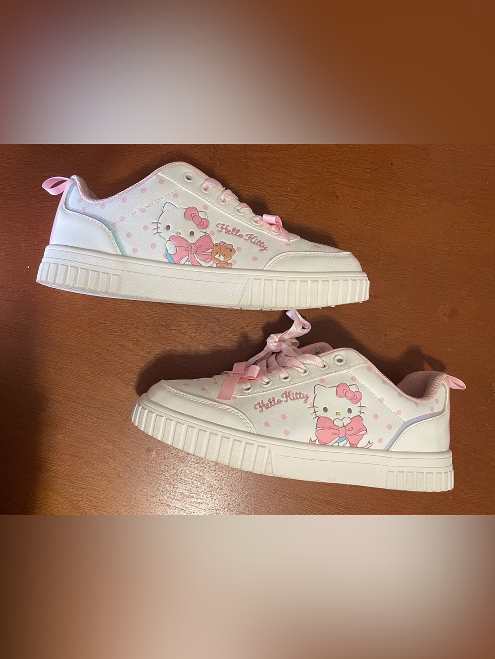 Hello Kitty Sanrio Sneakers Women’s 8 White Pink Polka Dot Bow Teddy Bear
